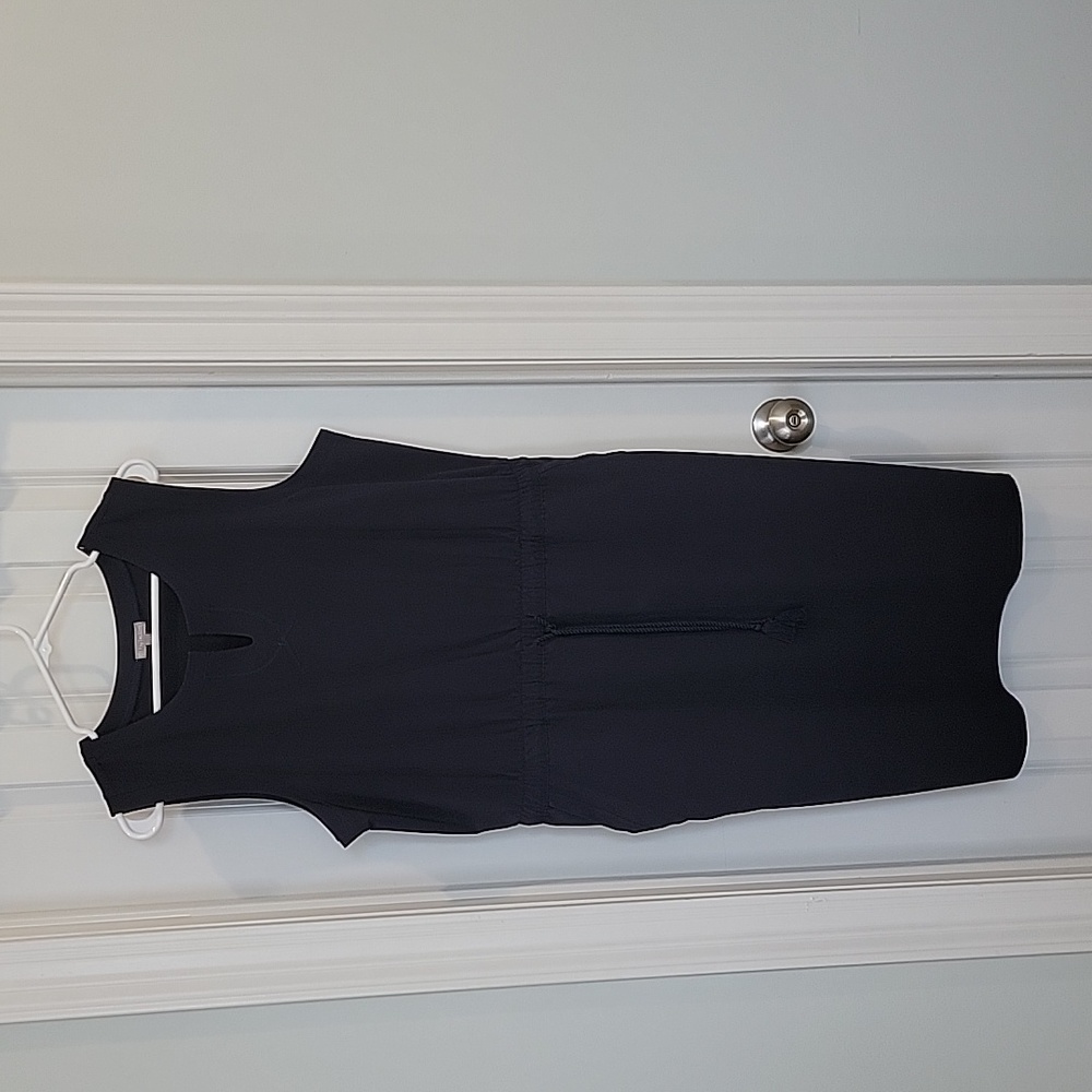 Talbots navy casual dress, notched collar, with pockets. Large. Excellent condit
